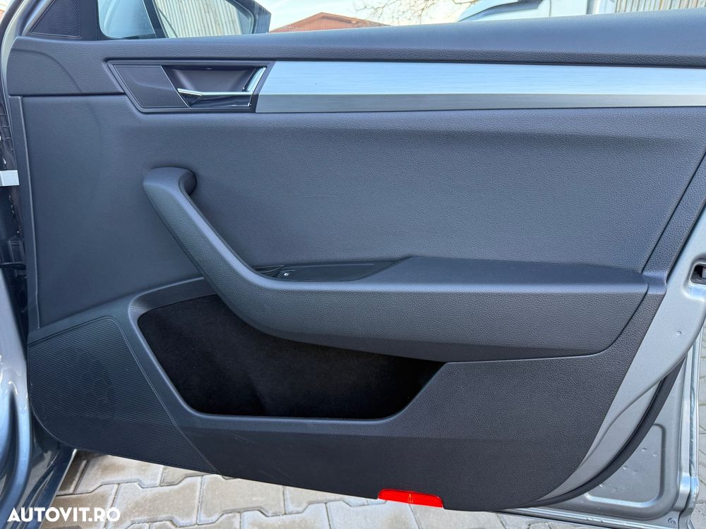 Skoda Superb 2.0 TDI DSG Active - 19