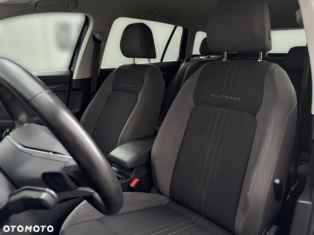Volkswagen Golf - 33