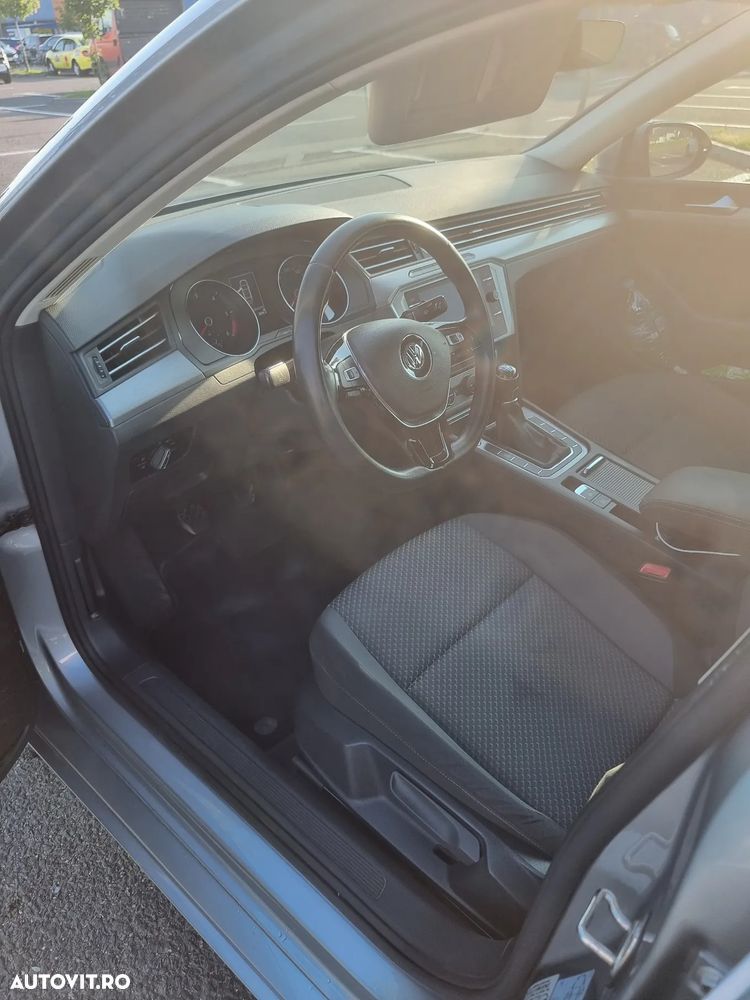 Volkswagen Passat 2.0 TDI Trendline - 11