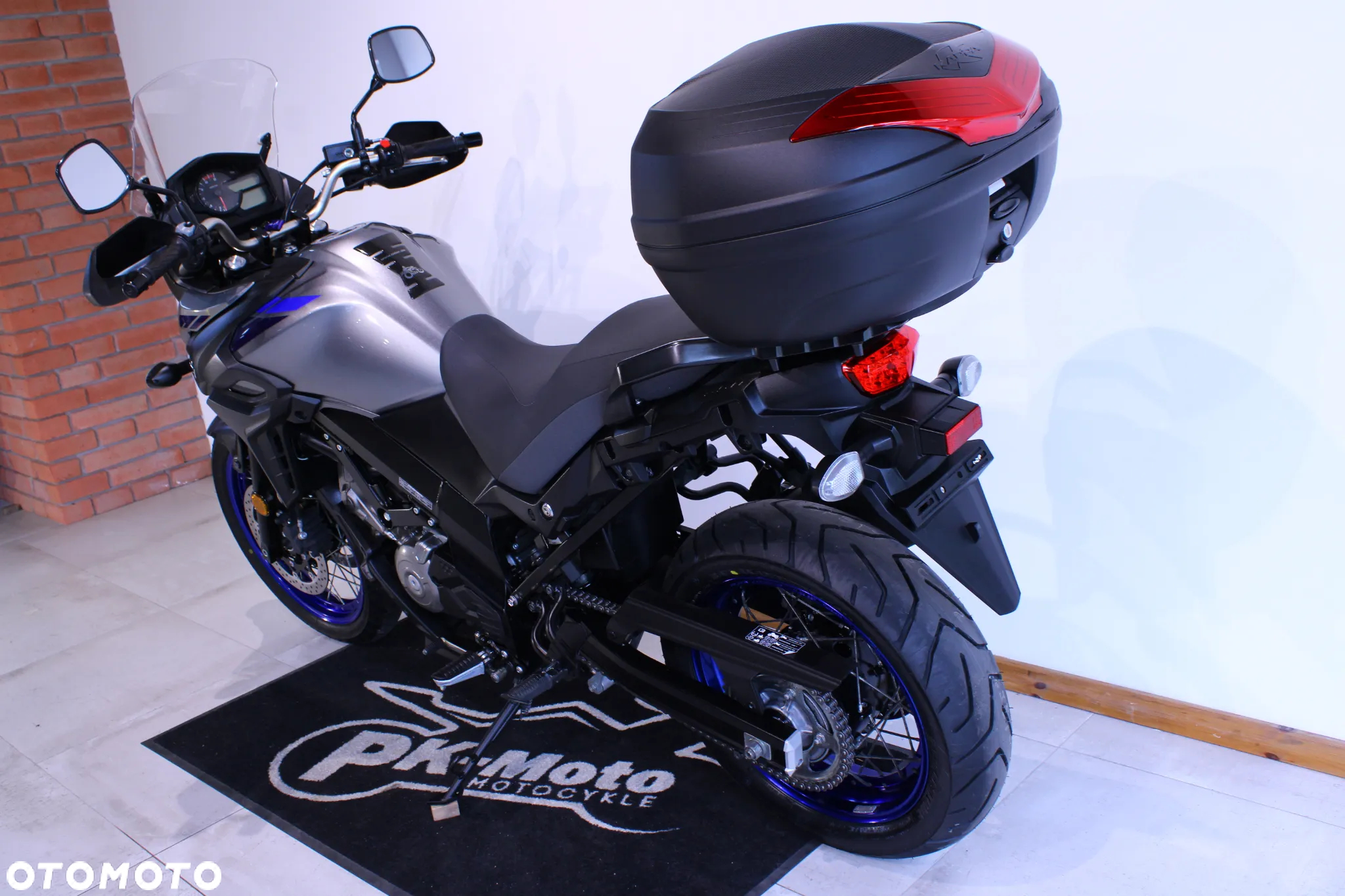 Suzuki DL - 6