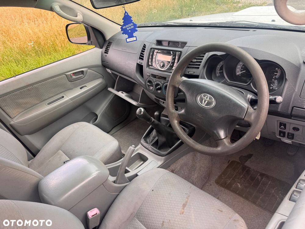 Toyota Hilux 3.0 D-4D Invincible - 10