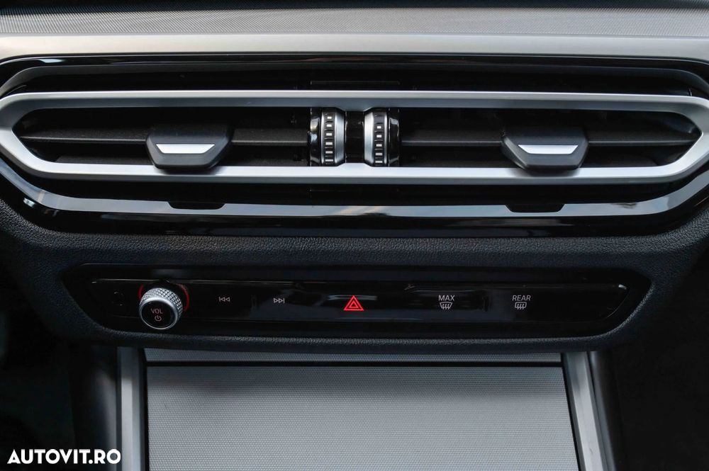 BMW Seria 3 318d AT MHEV - 31