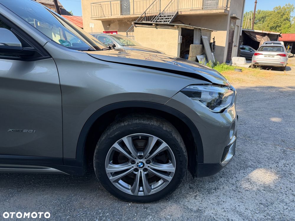 BMW X1 xDrive20i Sport Line - 9