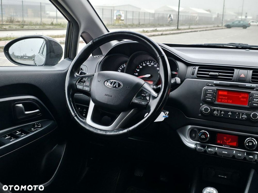 Kia Rio - 12