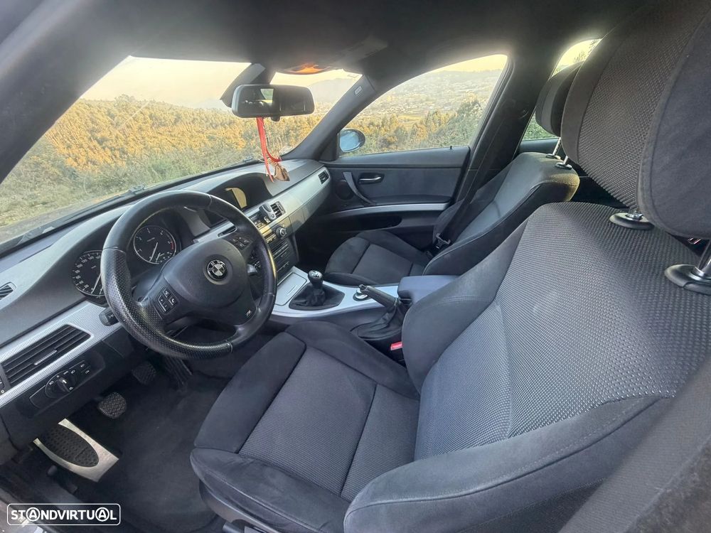 BMW 320 d xDrive Navigation - 11