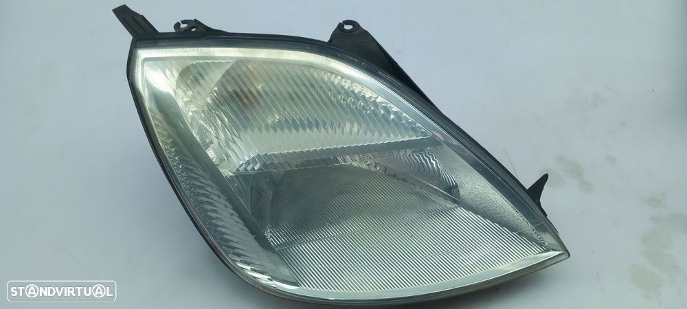 Ótica / farol direita FORD Fiesta V (JH_, JD_) - 1