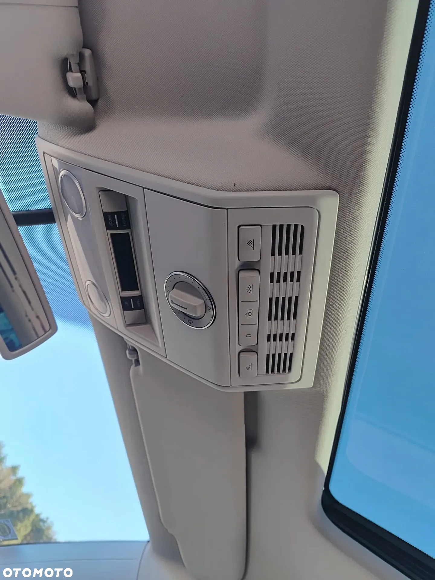 Volkswagen Multivan - 19