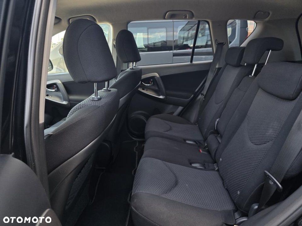 Toyota RAV4 - 11