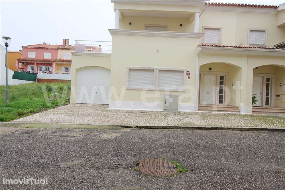 Moradia Geminada T4; Palmela - Grande imagem: 2/40