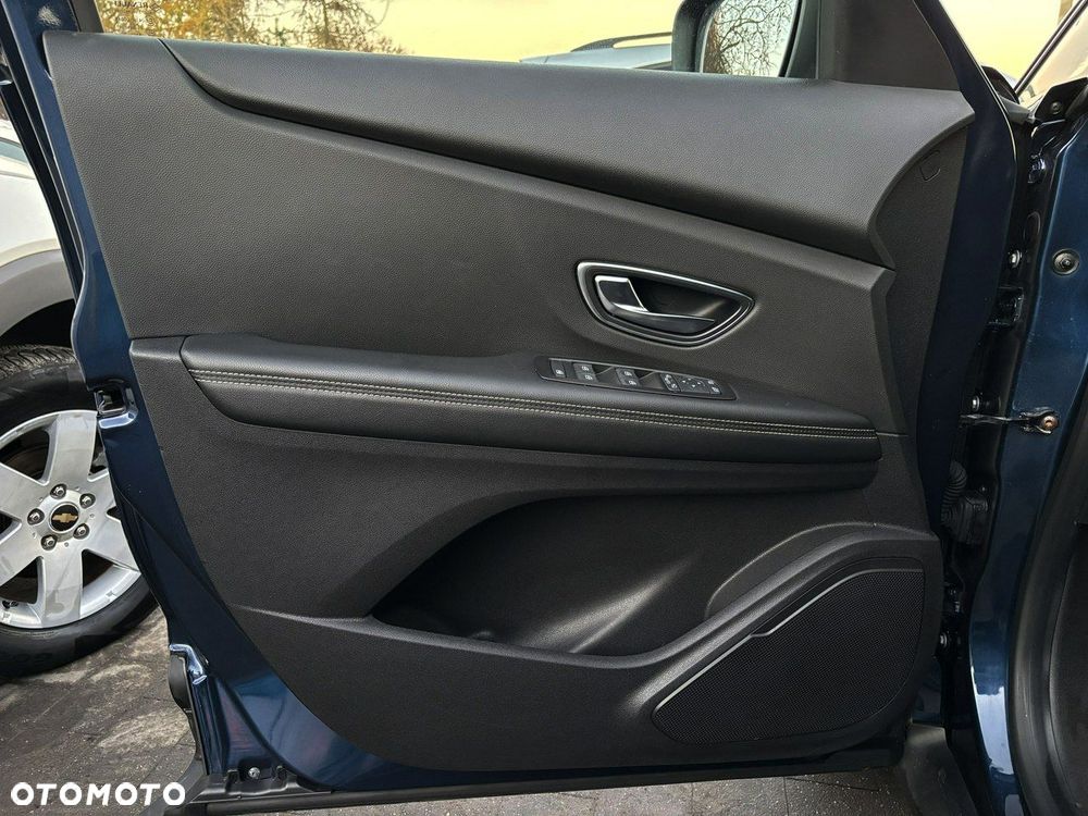 Renault Grand Scenic - 10