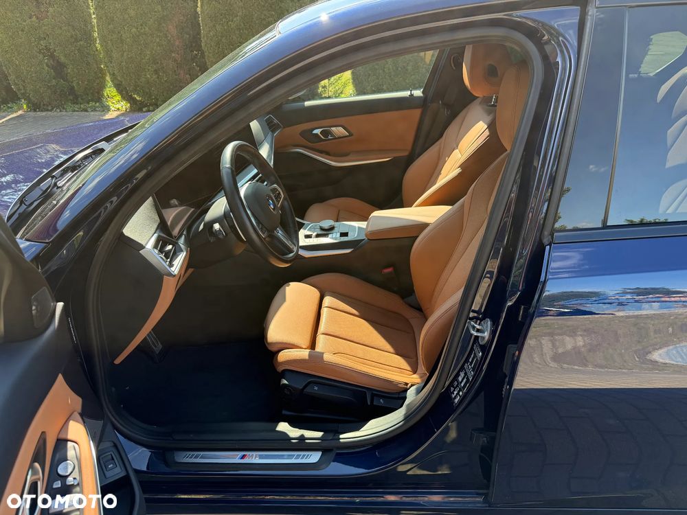 BMW Seria 3 320d xDrive M Sport sport - 16