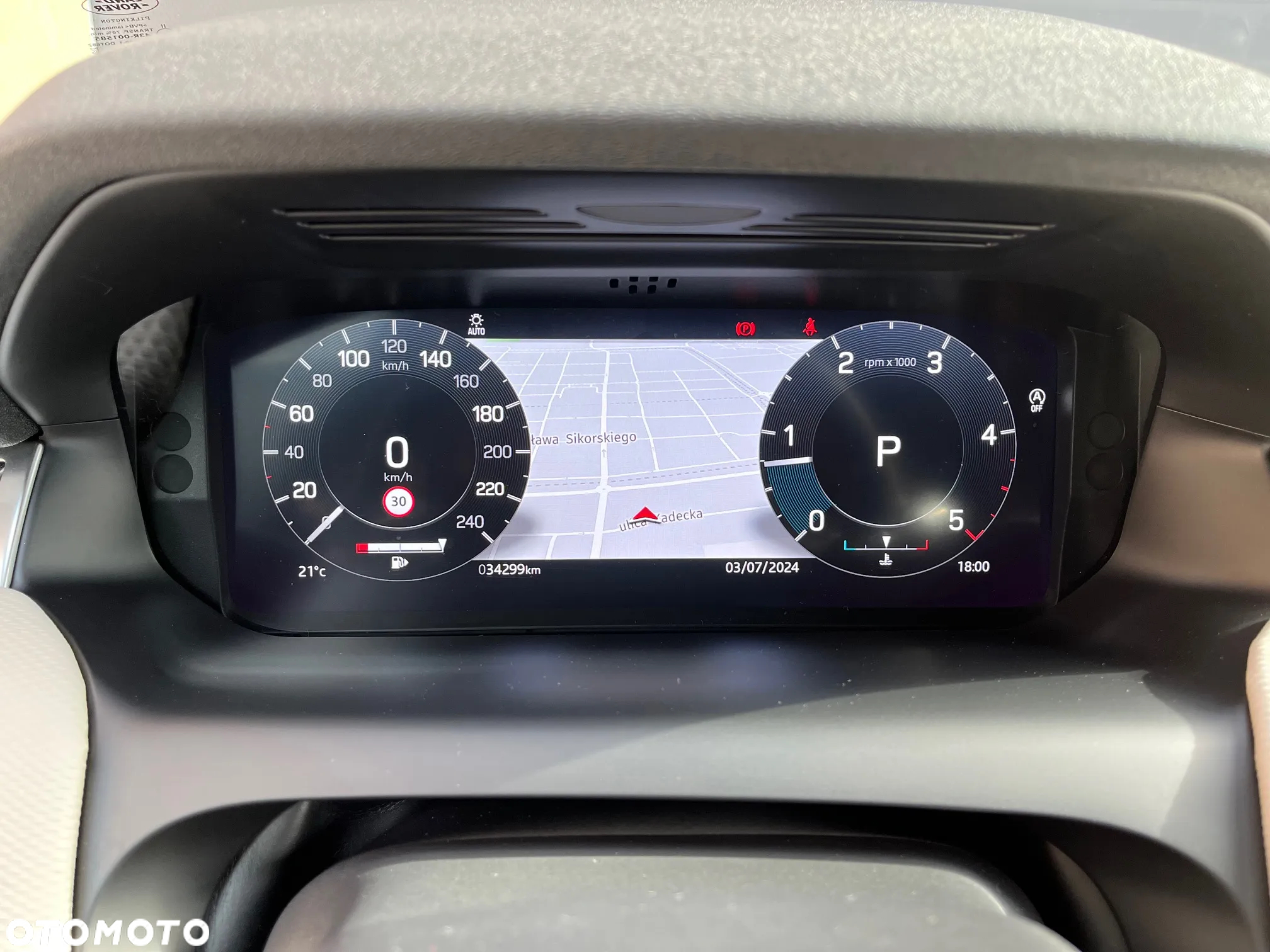 Land Rover Discovery Sport 2.0 D180 R-Dynamic HSE - 13