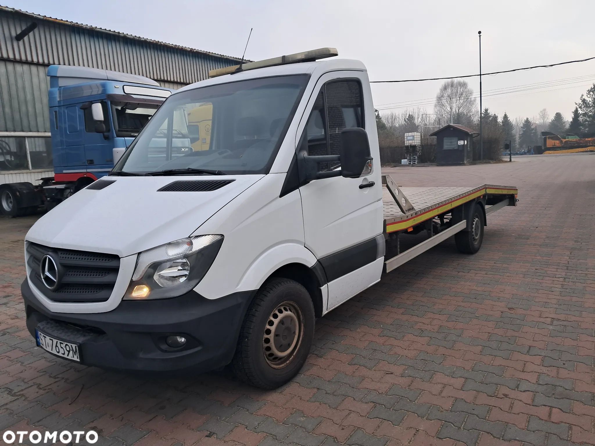 Mercedes-Benz Sprinter - 1
