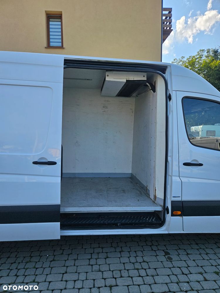 Mercedes-Benz Sprinter 319 - 11