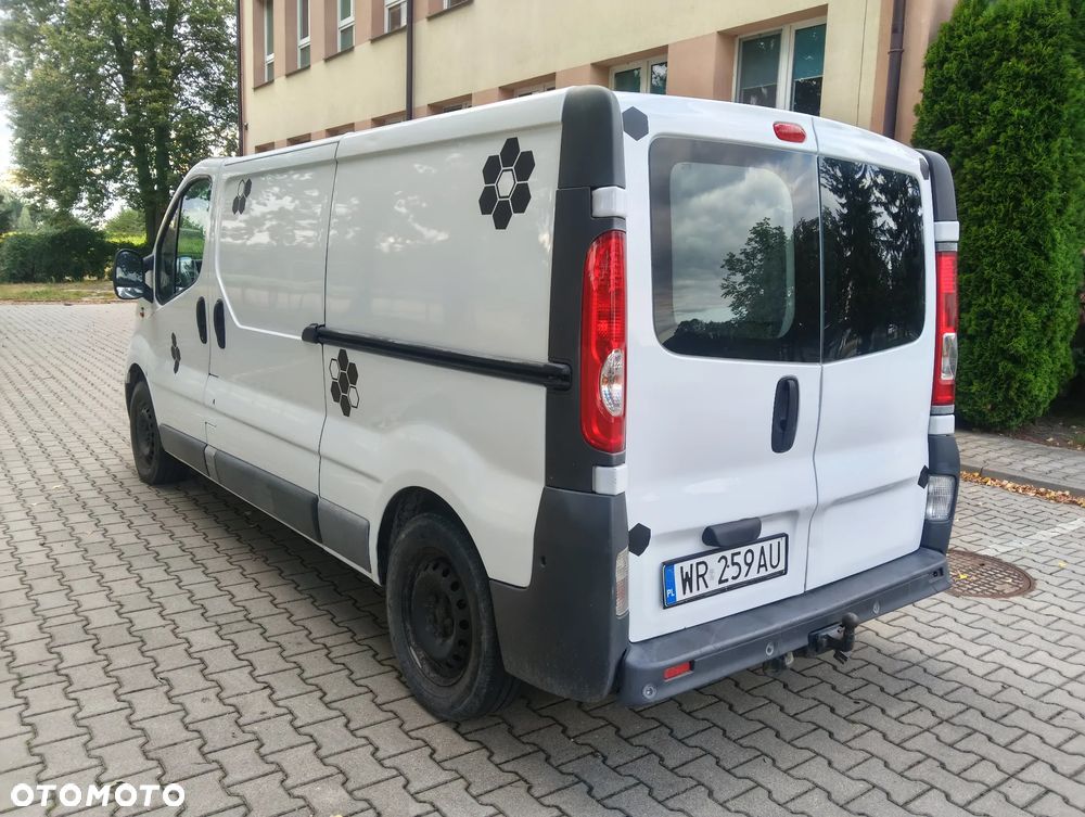 Opel Vivaro - 8