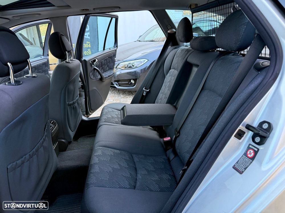Mercedes-Benz C 220 T CDI Avantgarde - 52