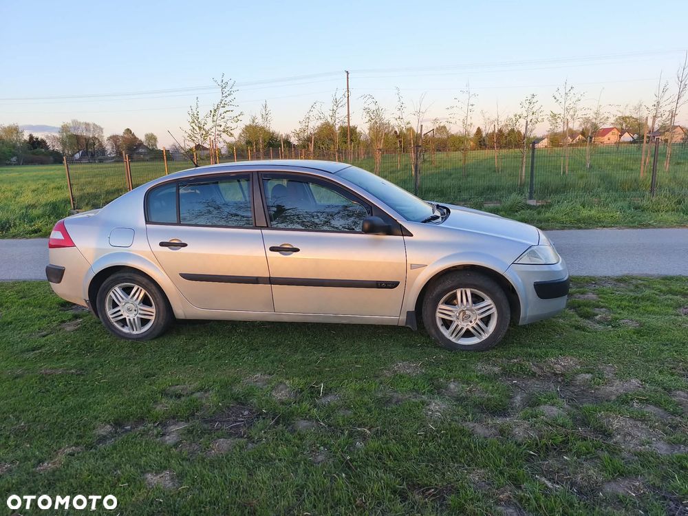 Renault Megane 1.6 16V Confort Authentique - 4