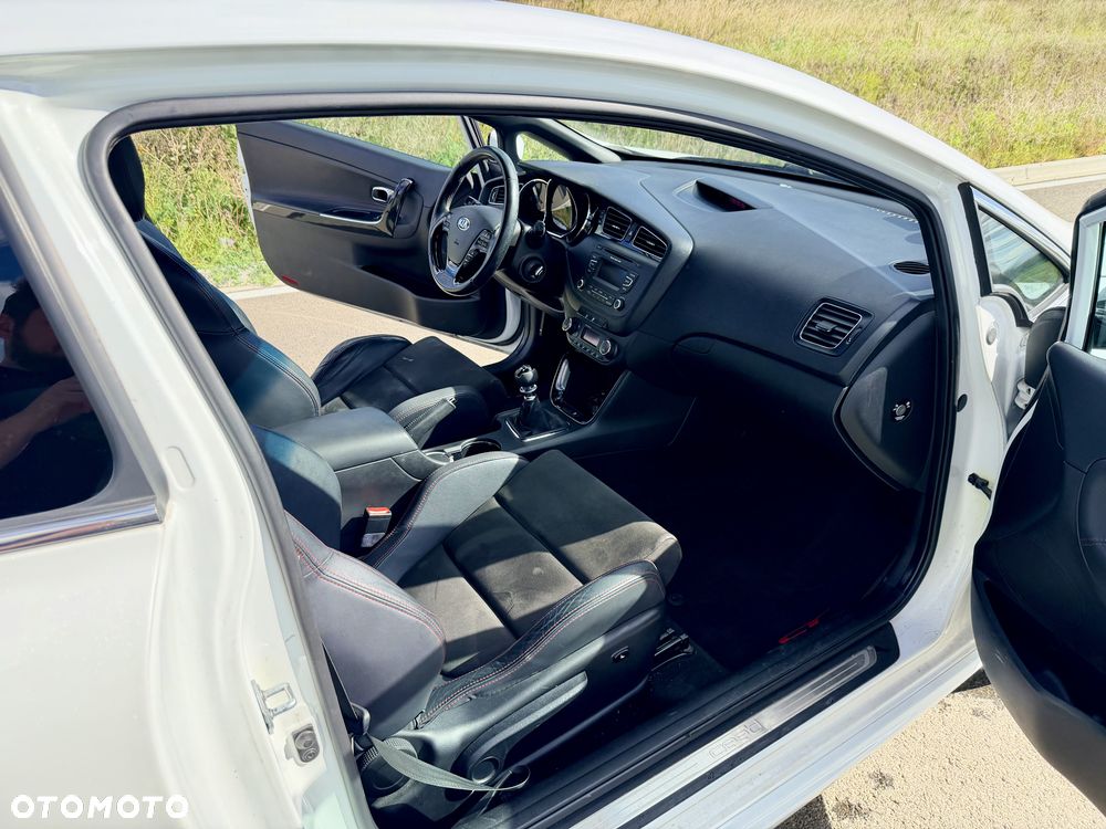 Kia Ceed 1.6 T-GDI GT L - 8