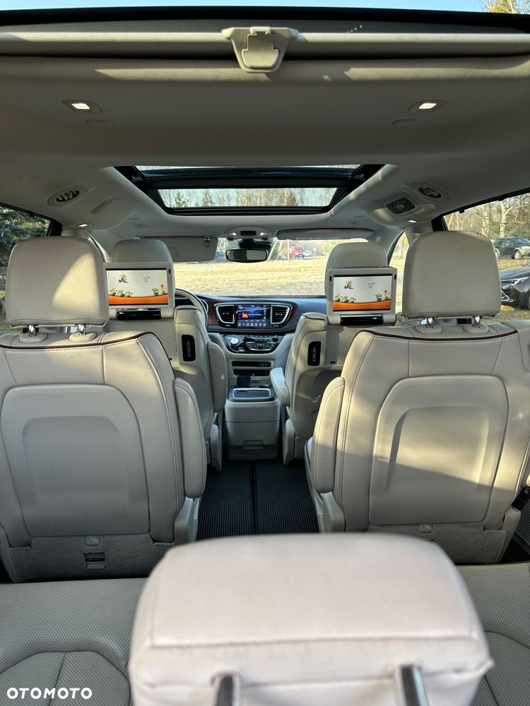 Chrysler Pacifica - 10