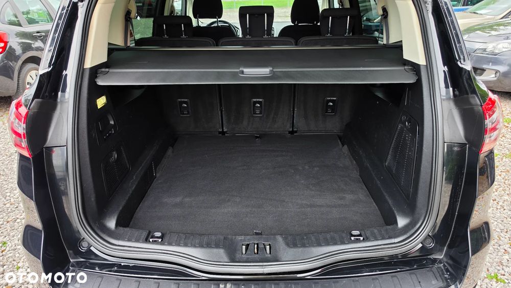 Ford S-Max - 21