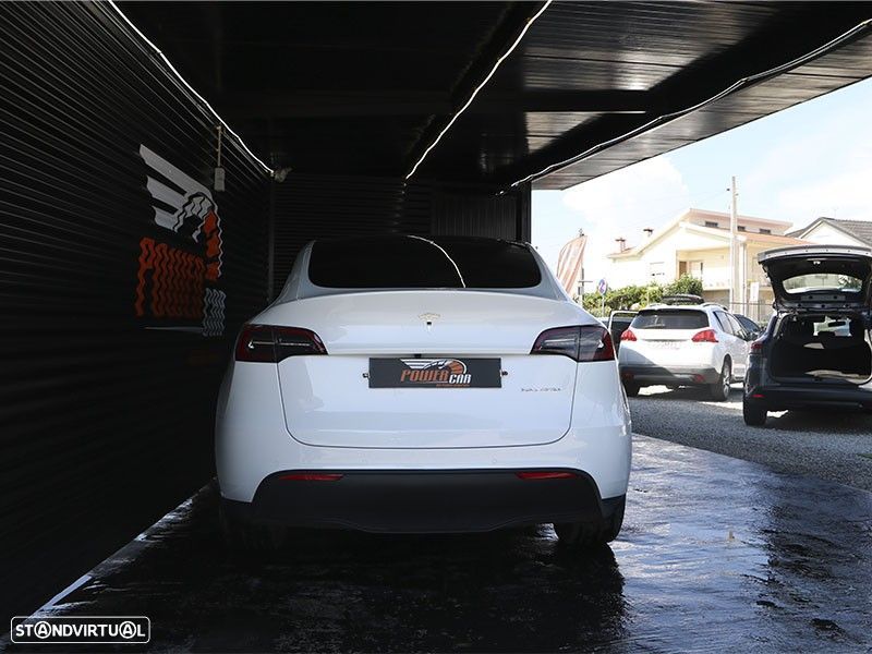 Tesla Model Y - 5