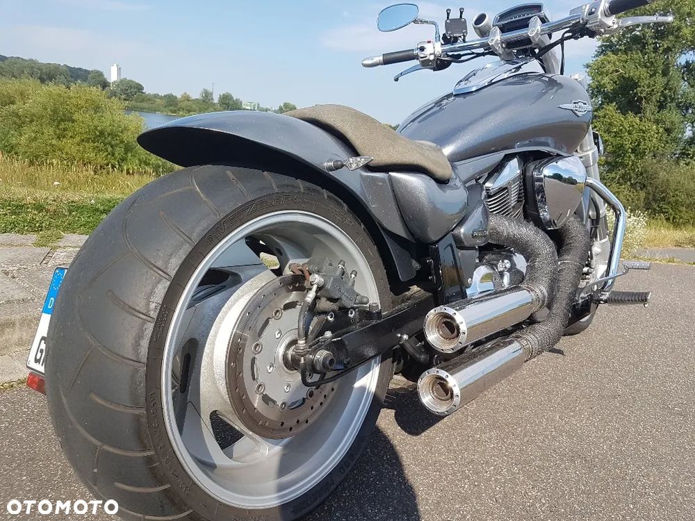 Suzuki Intruder - 18