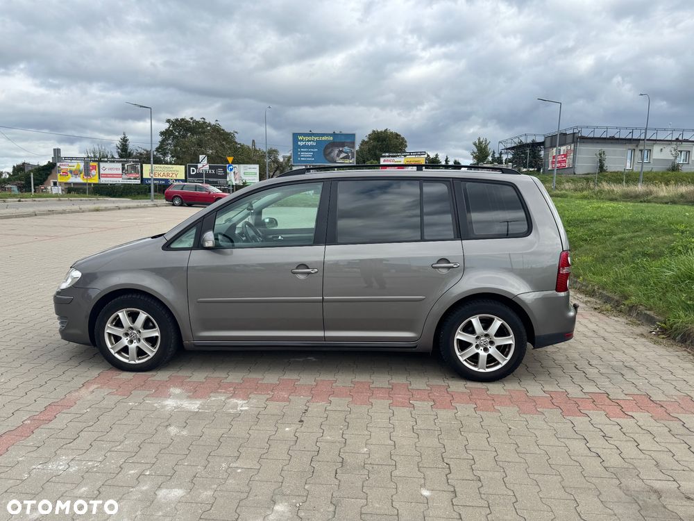 Volkswagen Touran 2.0 TDI DPF Life - 12