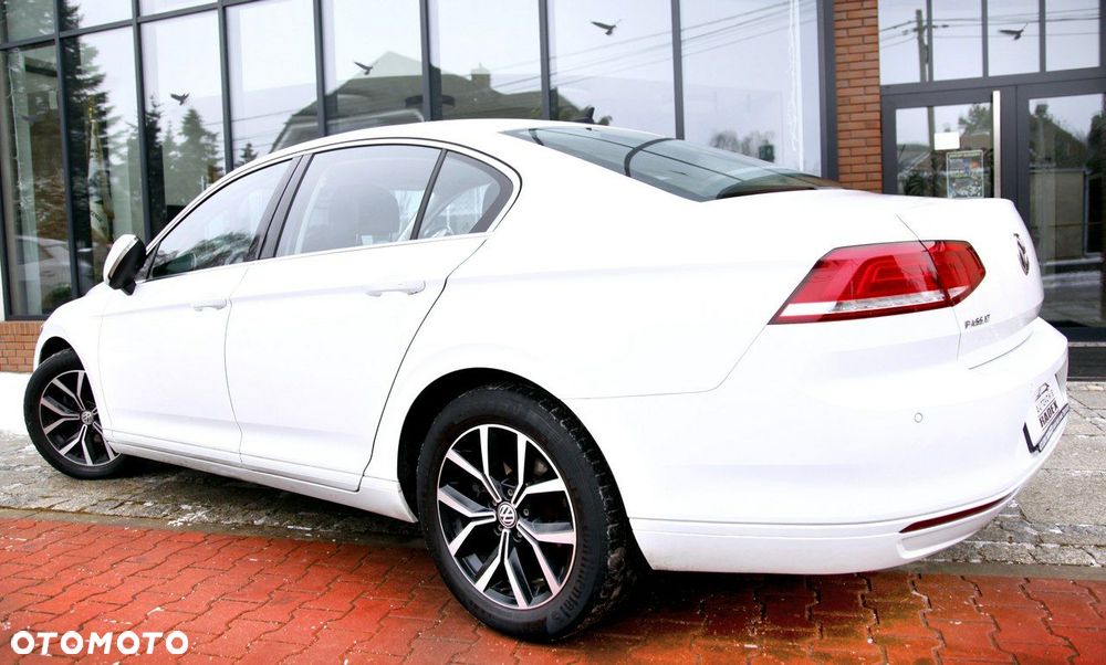 Volkswagen Passat - 30
