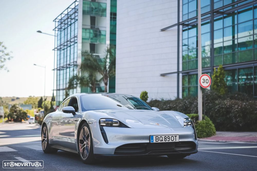 Porsche Taycan 4S - 12