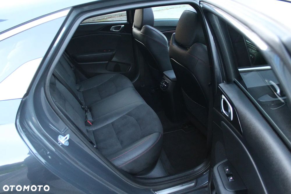 Kia ProCeed 1.6 T-GDI GT DCT - 17