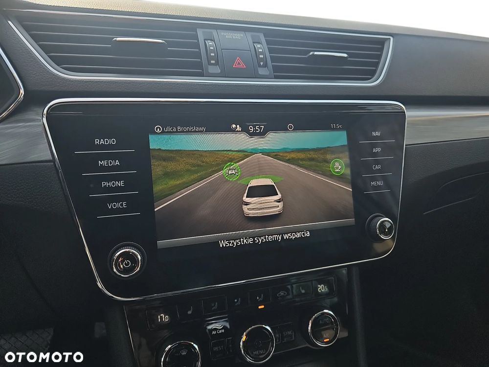 Skoda Superb 2.0 TDI SCR Style DSG - 30