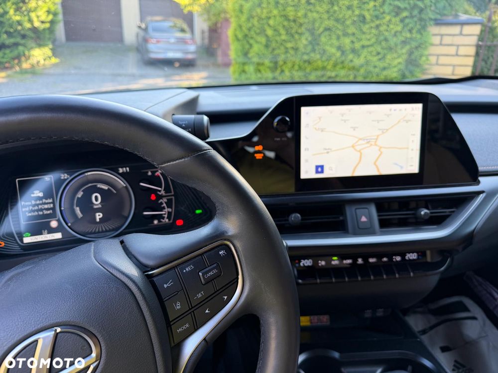 Lexus UX - 8