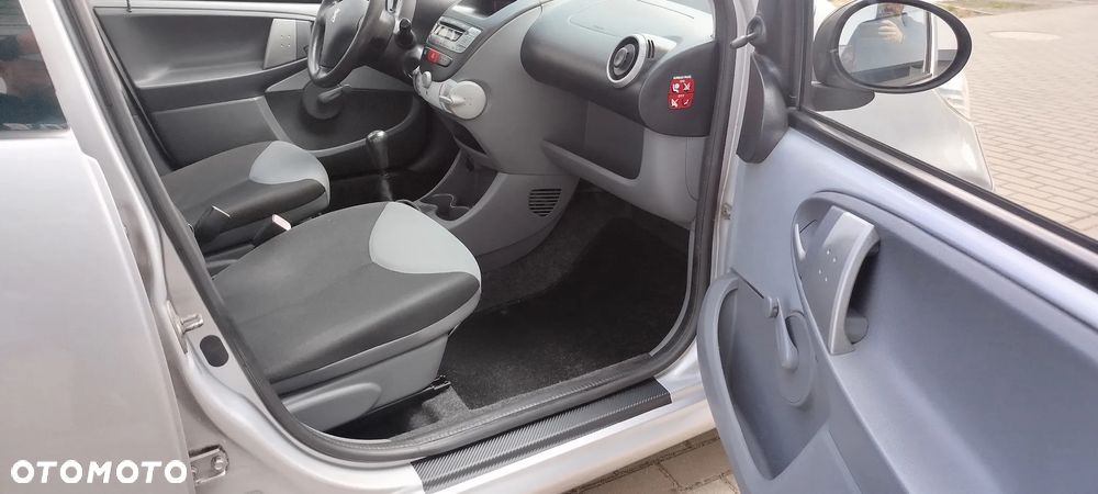 Peugeot 107 - 14