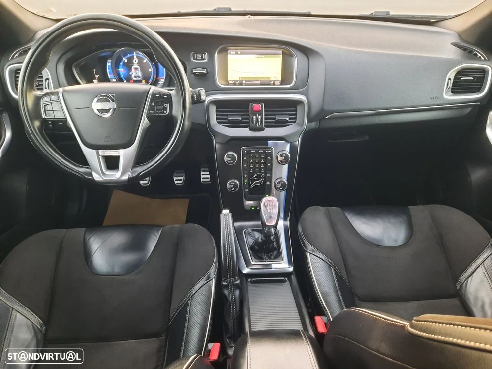 Volvo V40 2013 photo 2