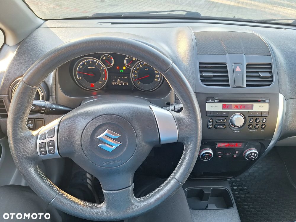 Suzuki SX4 1.6 Premium 4WD - 24