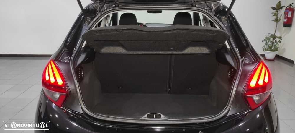 Peugeot 208 1.6 BlueHDi Style - 19