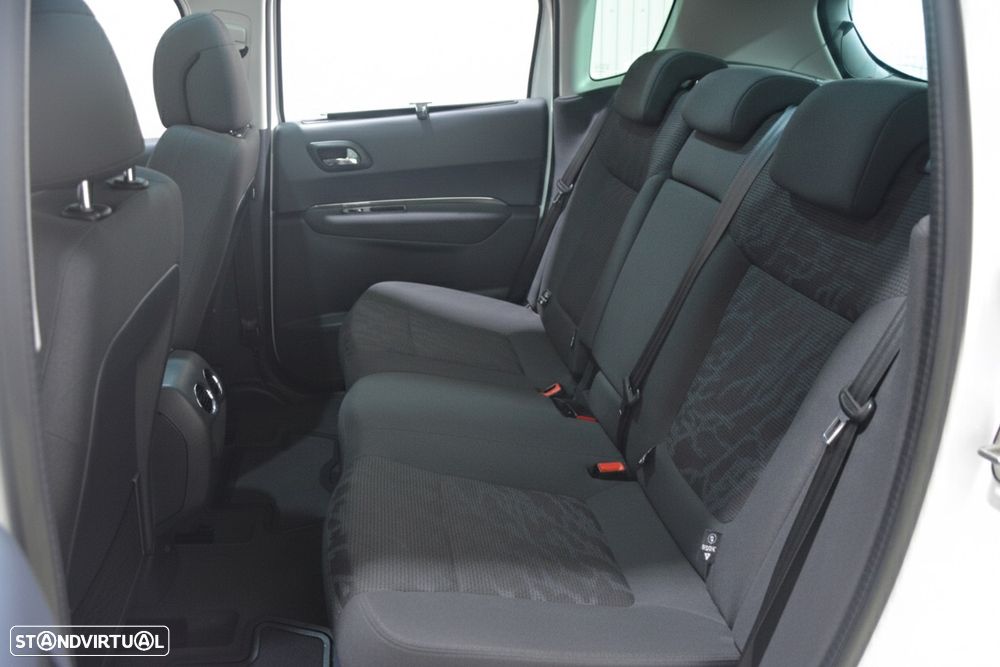 Peugeot 3008 1.6 HDi Allure - 9