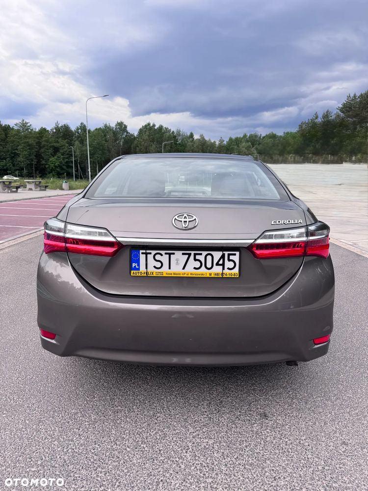 Toyota Corolla 1.6 Comfort - 8