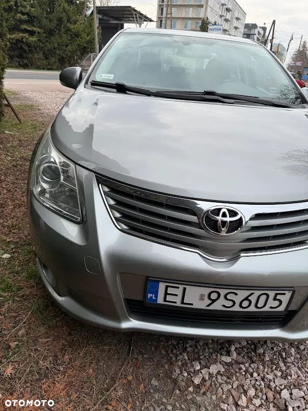 Toyota Avensis - 4