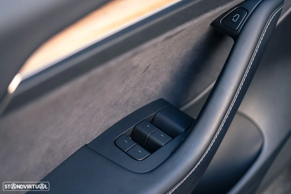 Tesla Model 3 Long Range Tração Integral - 26