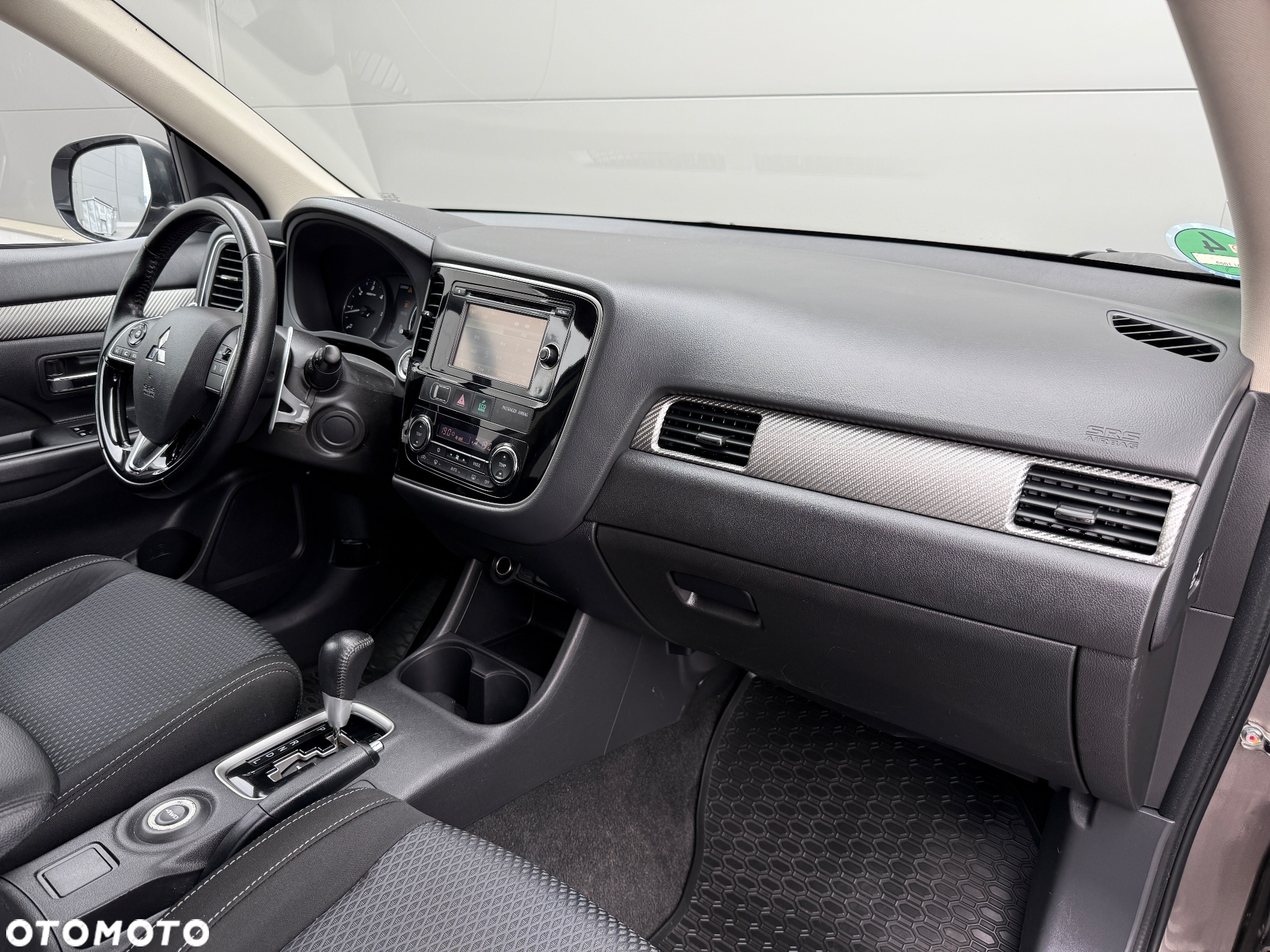 Mitsubishi Outlander - 28