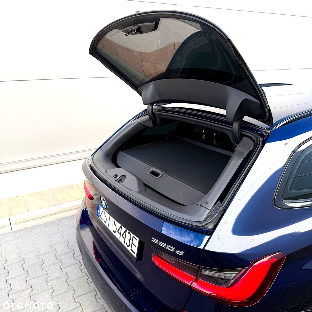 BMW Seria 3 320d xDrive Edition M Sport Shadow - 7