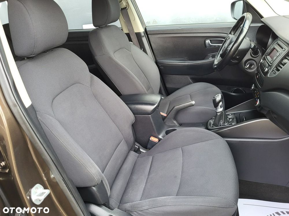 Kia Carens - 19