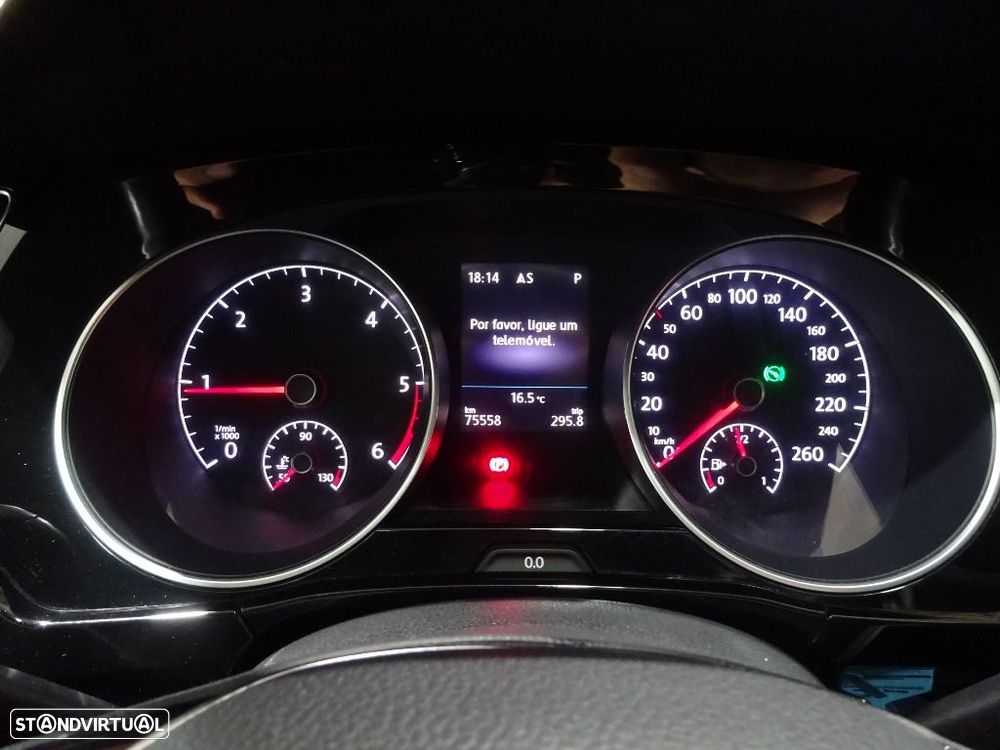 VW Touran 2.0 TDI Highline DSG - 14