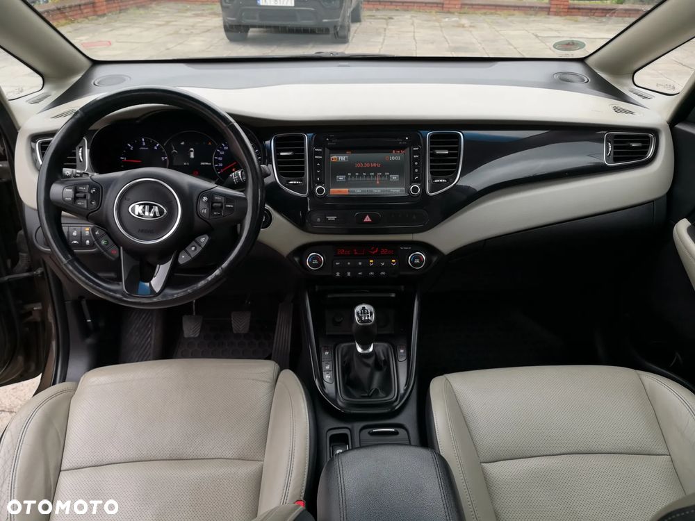 Kia Carens 1.7 CRDi 136 Dream Team Edition - 19
