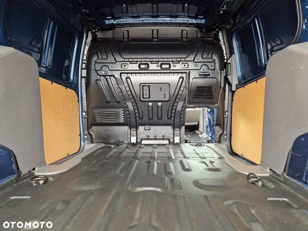 Ford Transit Connect - 22