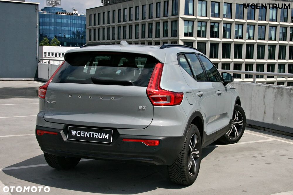 Volvo XC 40 B3 Plus Dark - 6