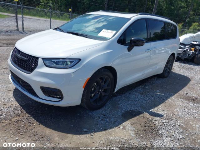 Chrysler Pacifica - 3
