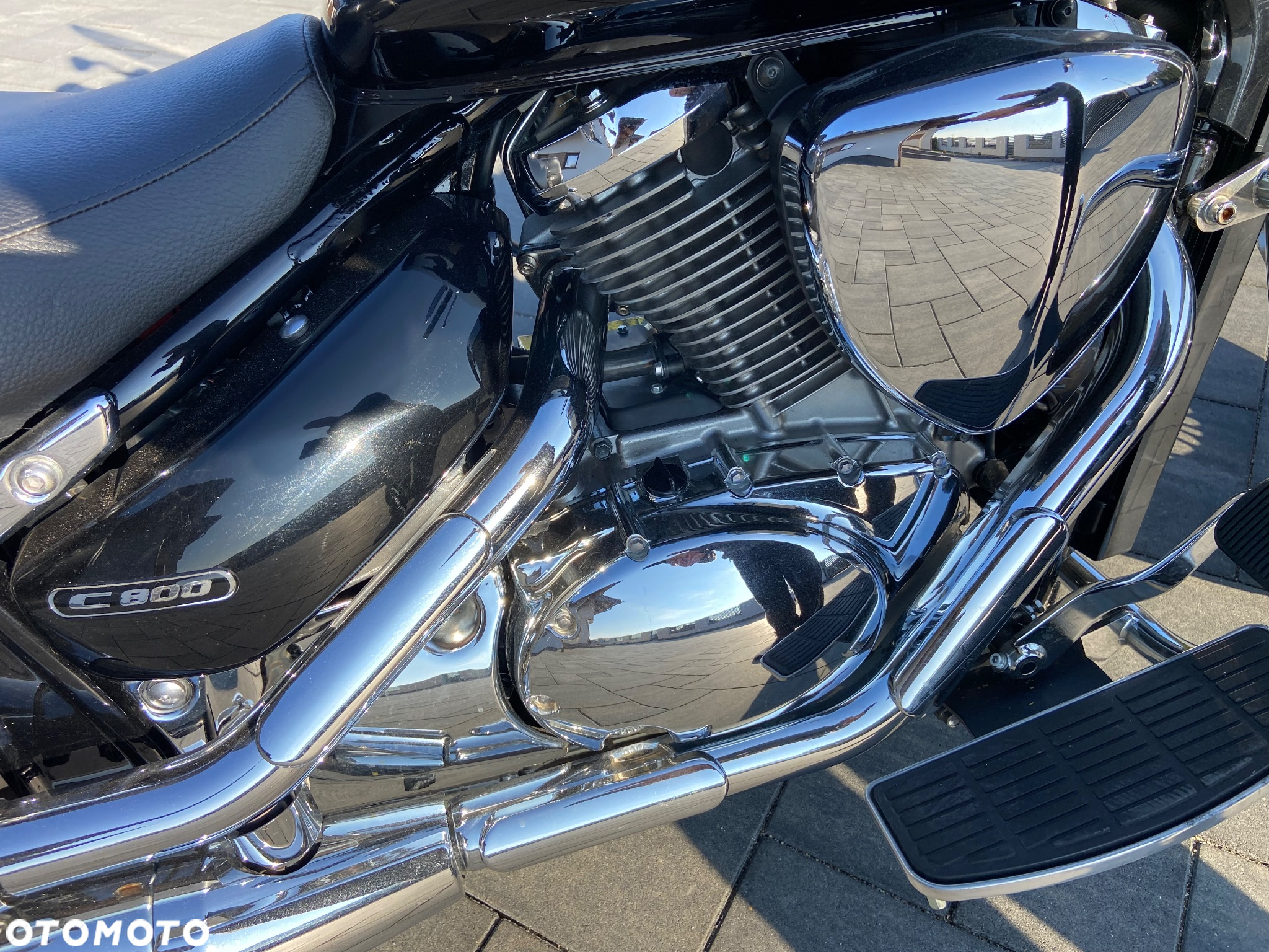Suzuki Intruder - 6