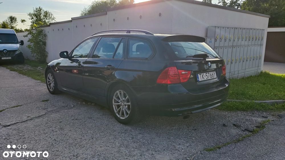 BMW Seria 3 318i - 3